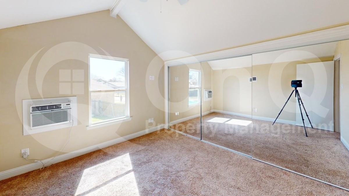 3005 Meandering Way - Photo 7 of 24