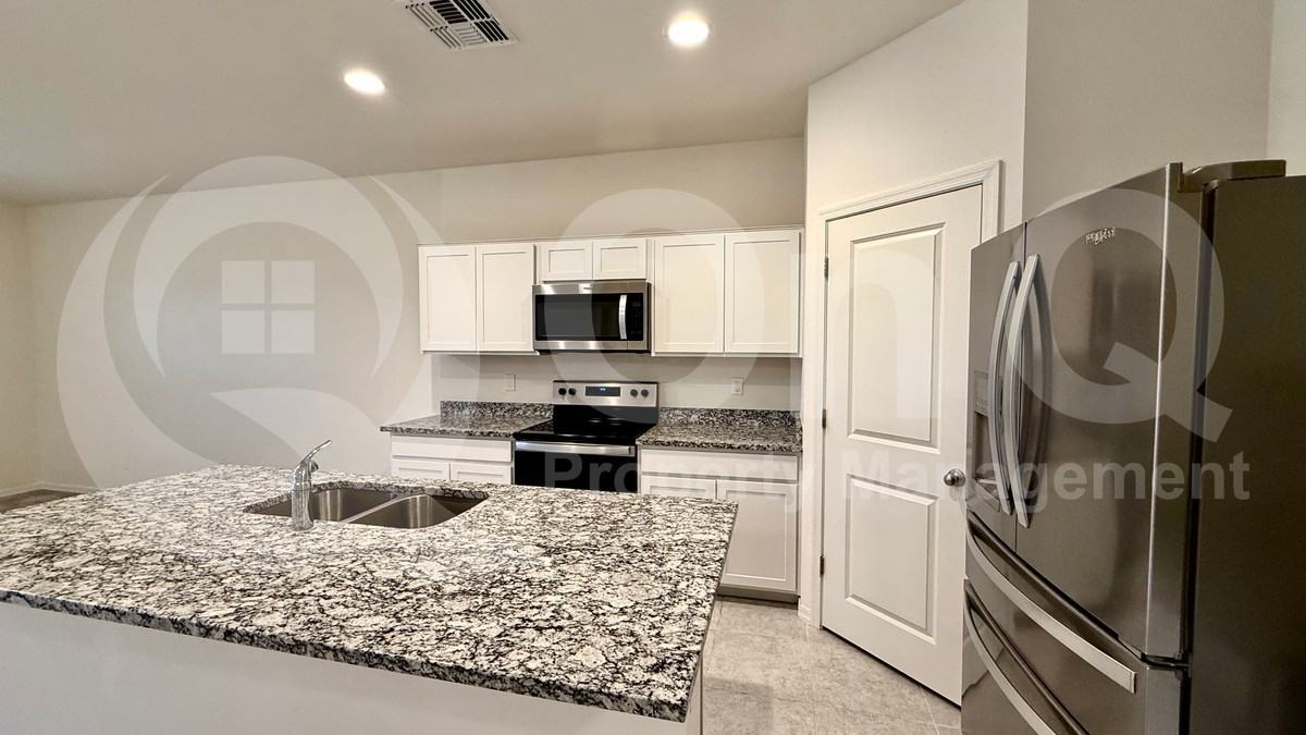 2450 E Alonso Dr - Photo 4 of 20