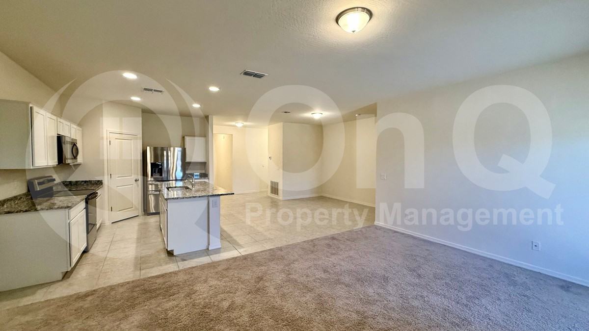 2450 E Alonso Dr - Photo 5 of 20