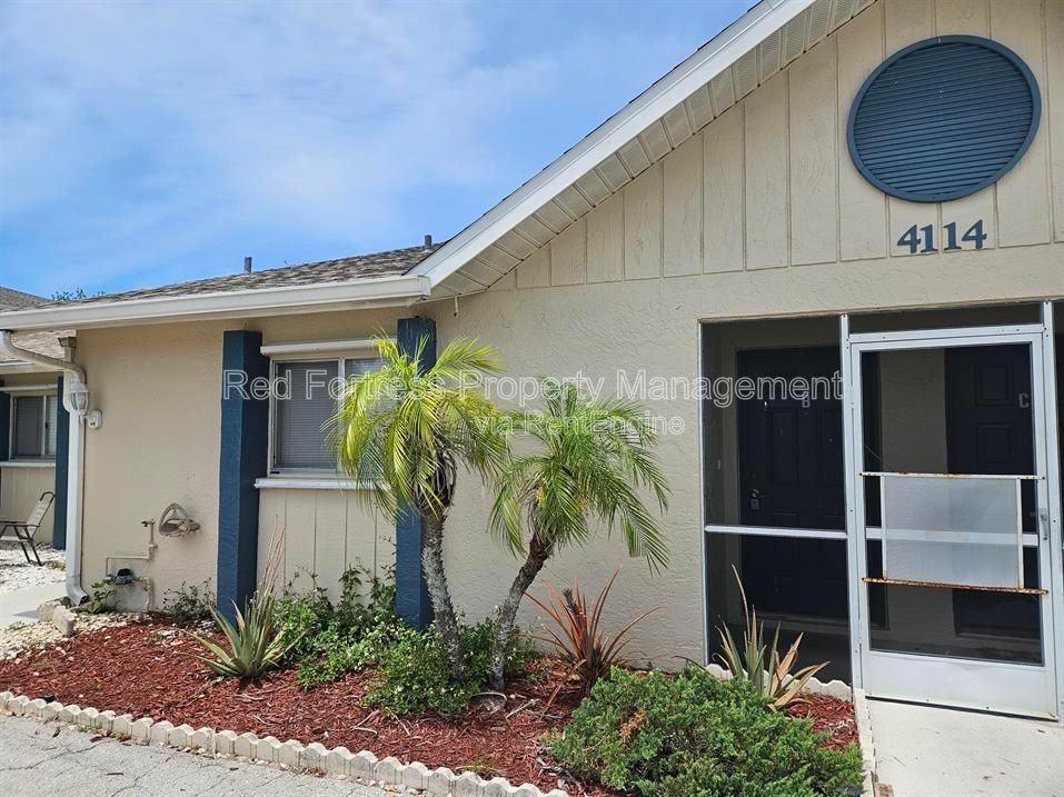 4114 Skyline Blvd #B