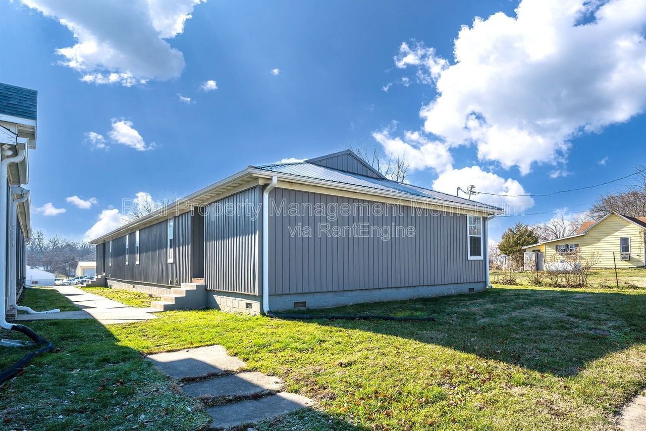 1118 W Fairplay St #A - Photo 2 of 25