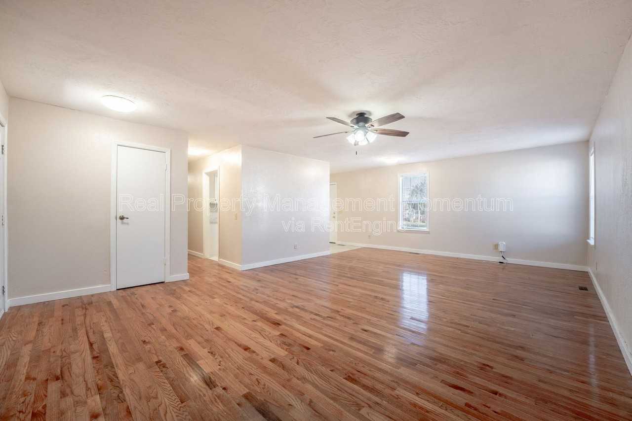 1118 W Fairplay St #A - Photo 4 of 25