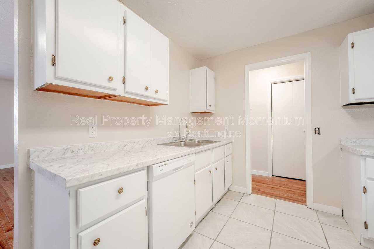 1118 W Fairplay St #A - Photo 7 of 25