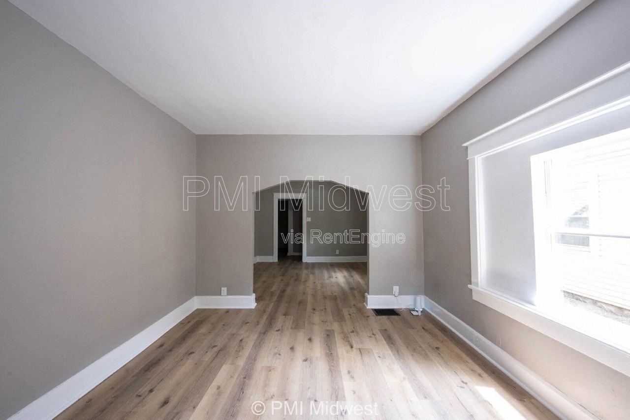 3165 Station St #A - Photo 6 of 23