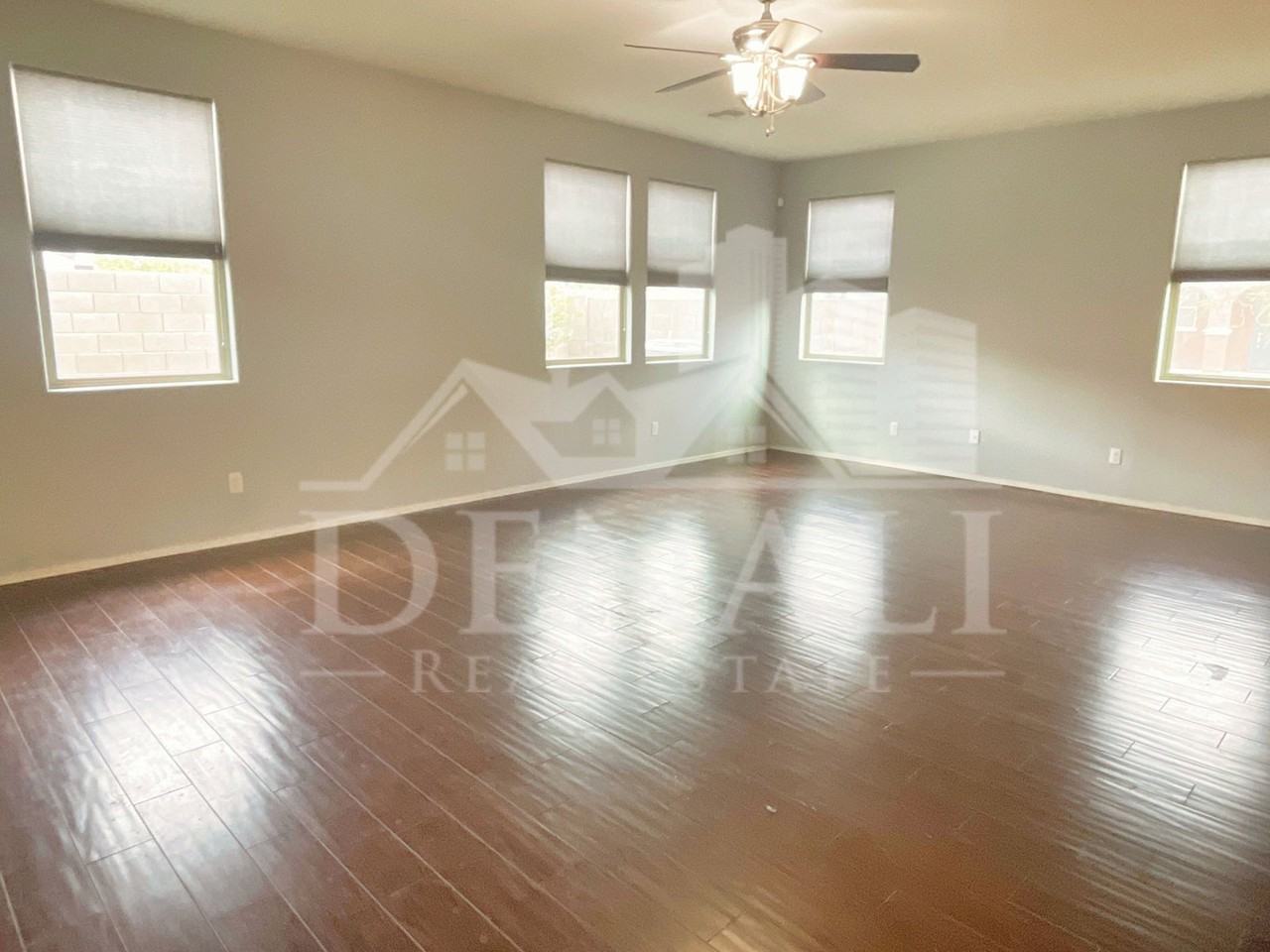 51 S 57th Pl - Photo 3 of 29