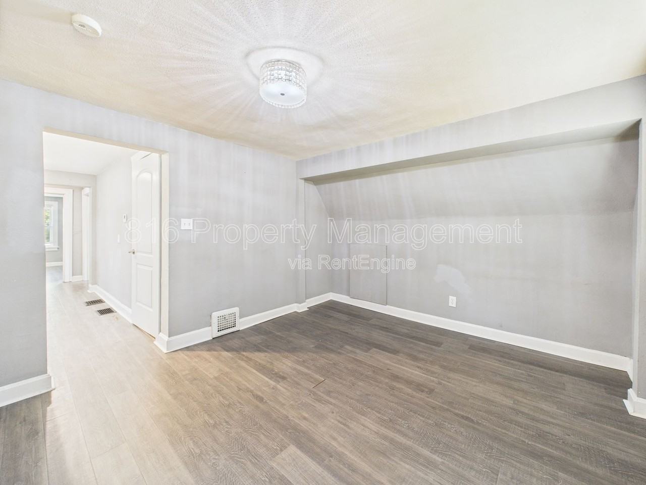 701 W Kansas St #B - Photo 2 of 17