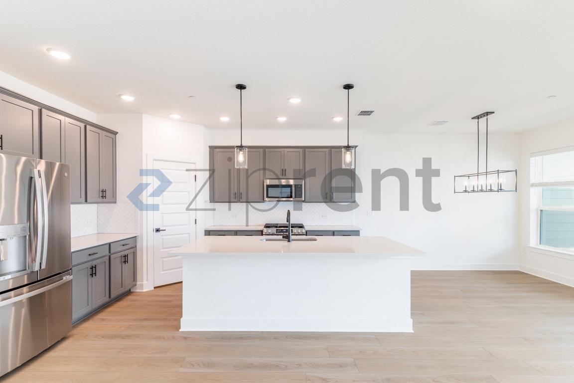 1016 Brickell Loop #B - Photo 7 of 19