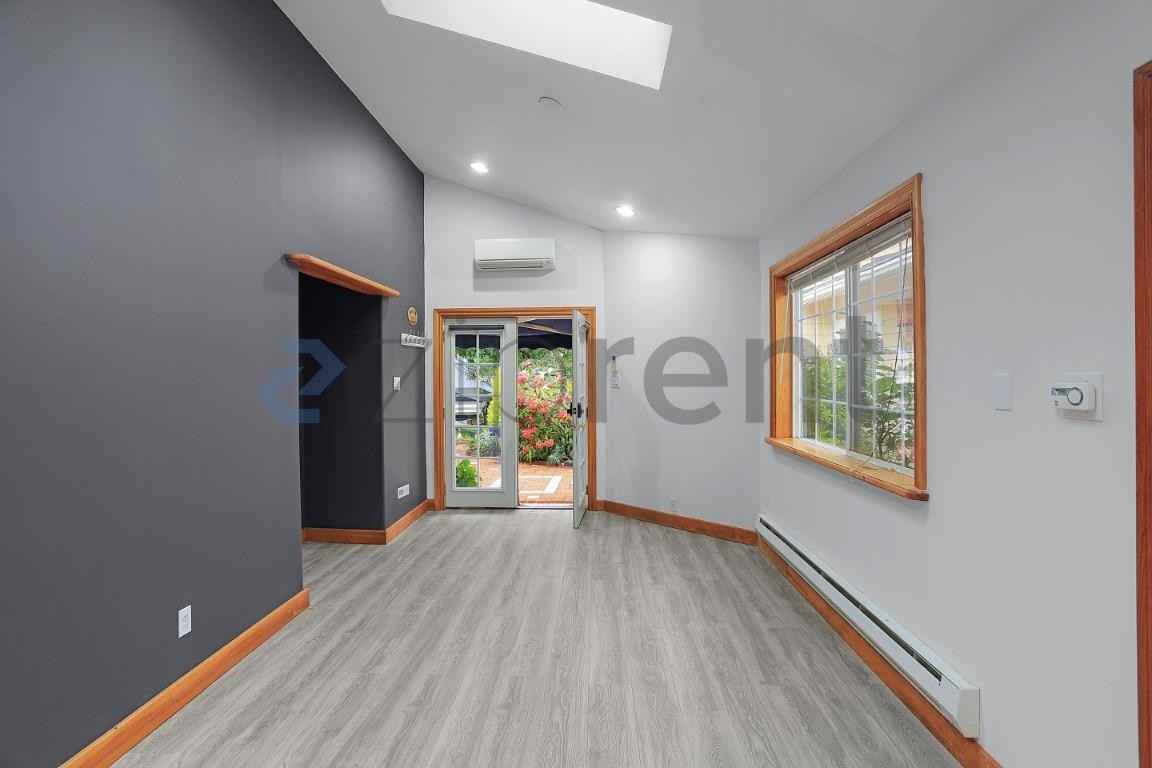 1202 Ne 162nd St - Photo 2 of 13