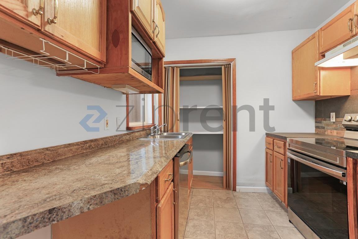 1202 Ne 162nd St - Photo 5 of 13