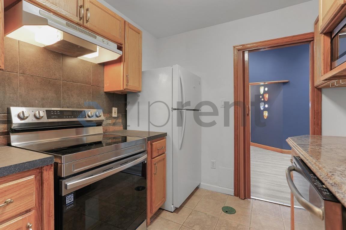 1202 Ne 162nd St - Photo 6 of 13