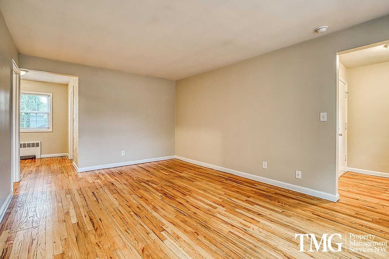 Regency Park Apartments - Photo 5 of 40