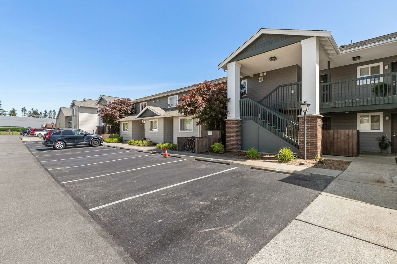 Parkview Apartments – Your Next Home Awaits! - Photo 3 of 50