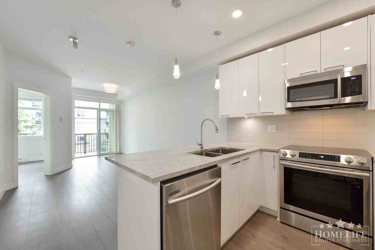 20696 Eastleigh Cres - Photo 4 of 15
