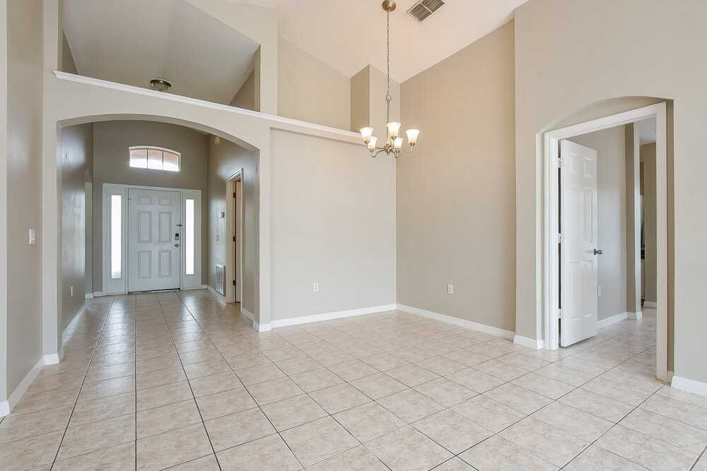 4616 Falcon Ave - Photo 7 of 16
