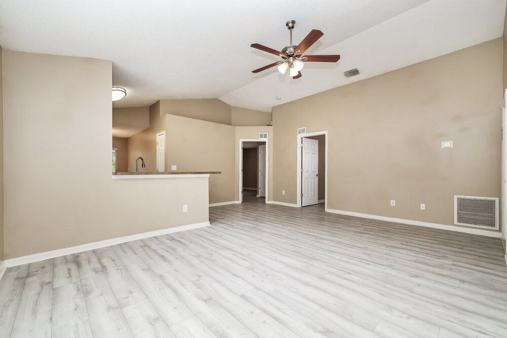 6719 Summer Cove Dr - Photo 3 of 16