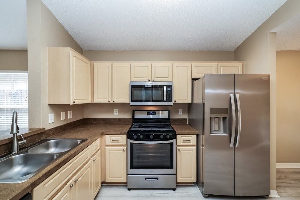6719 Summer Cove Dr - Photo 6 of 16
