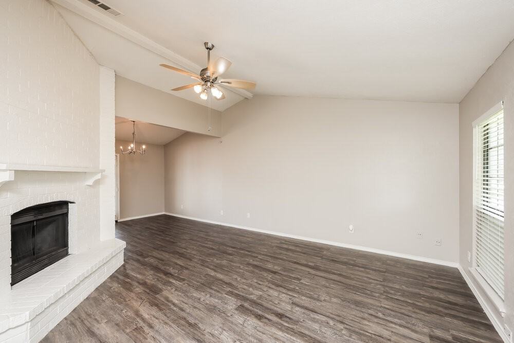490 Rainier St - Photo 4 of 16