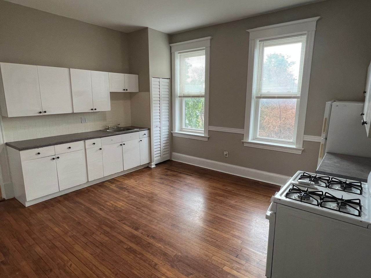 3100 N Western Ave - Photo 5 of 12