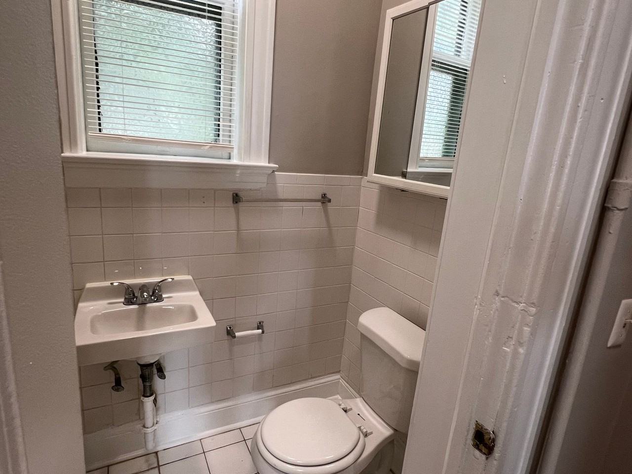 3100 N Western Ave - Photo 6 of 12