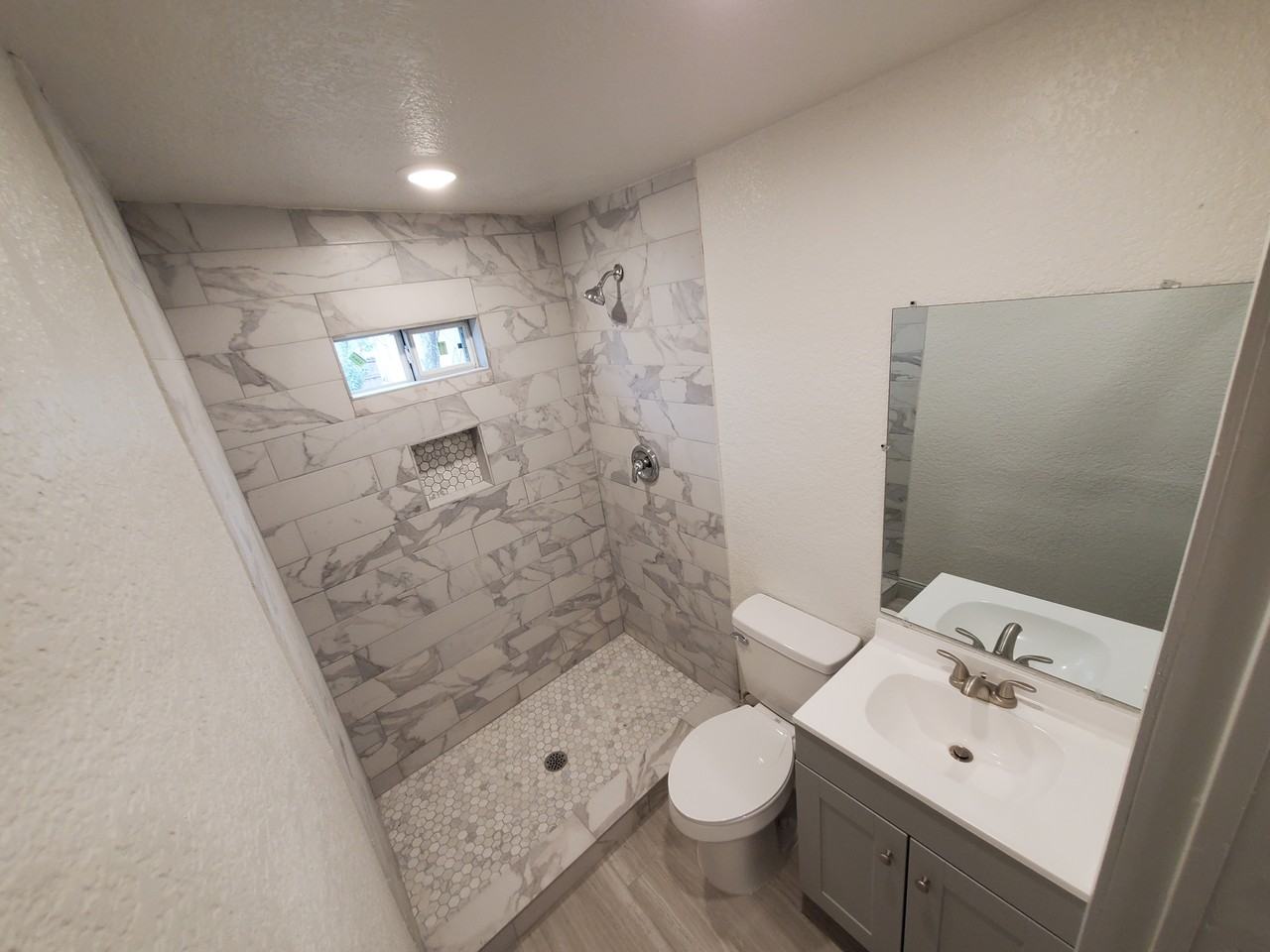 1923 W Poplar St - Photo 6 of 28