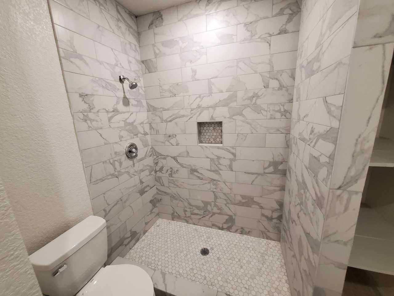 1923 W Poplar St - Photo 2 of 28