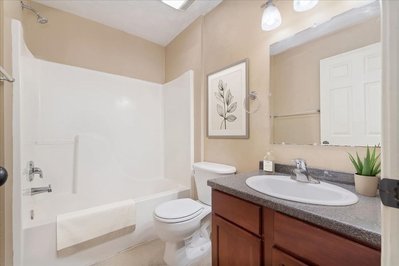 Canal St Apartments - Photo 7 of 37