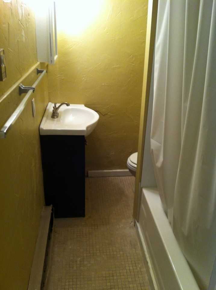 1115 Main St - Photo 4 of 12