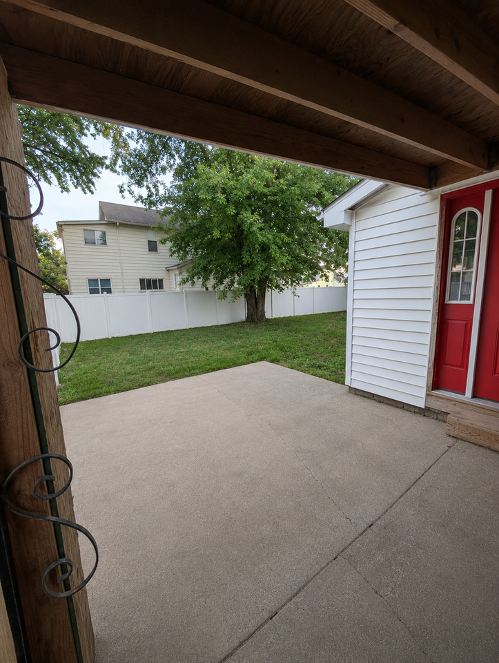 1935 Leclaire St - Photo 4 of 5