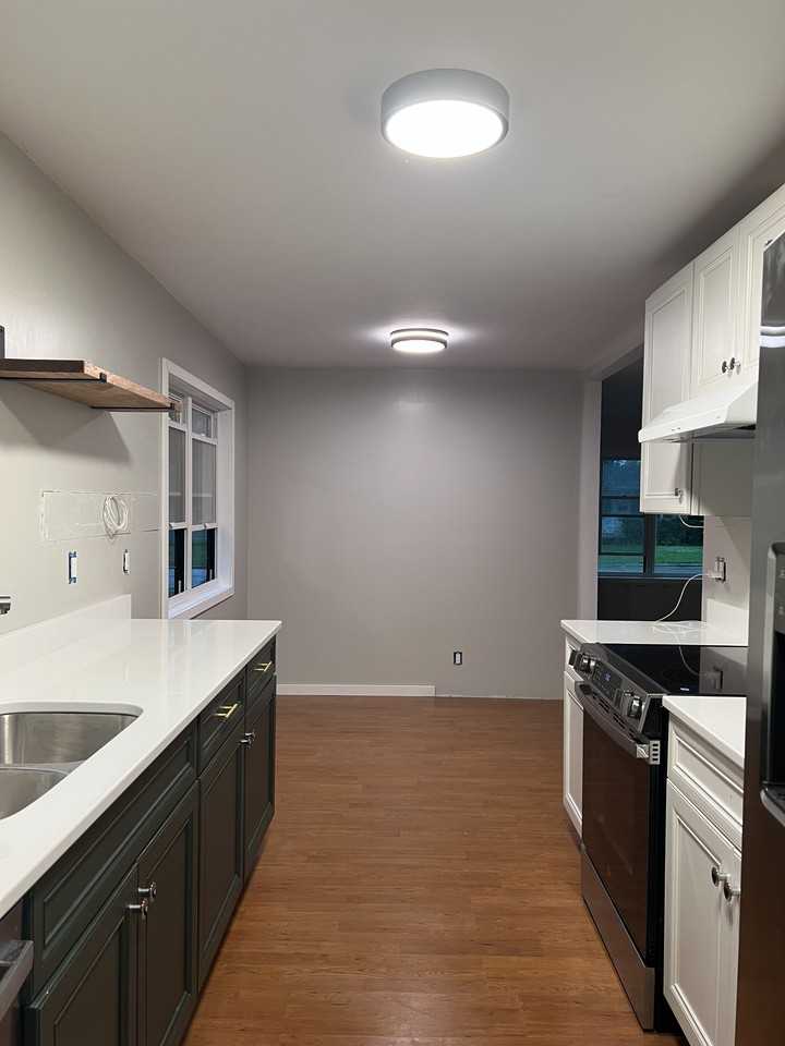 706 Whiting Ave #NA - Photo 5 of 6