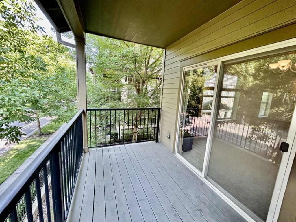 8005 Ne Rockne Way #8005 - Photo 3 of 32