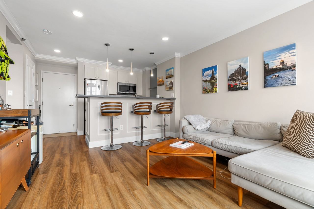 534 Beacon St #901 - Photo 3 of 17