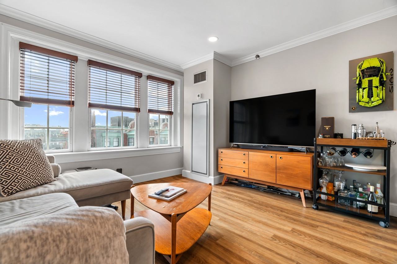534 Beacon St #901 - Photo 5 of 17