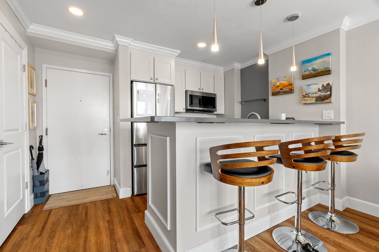 534 Beacon St #901 - Photo 6 of 17