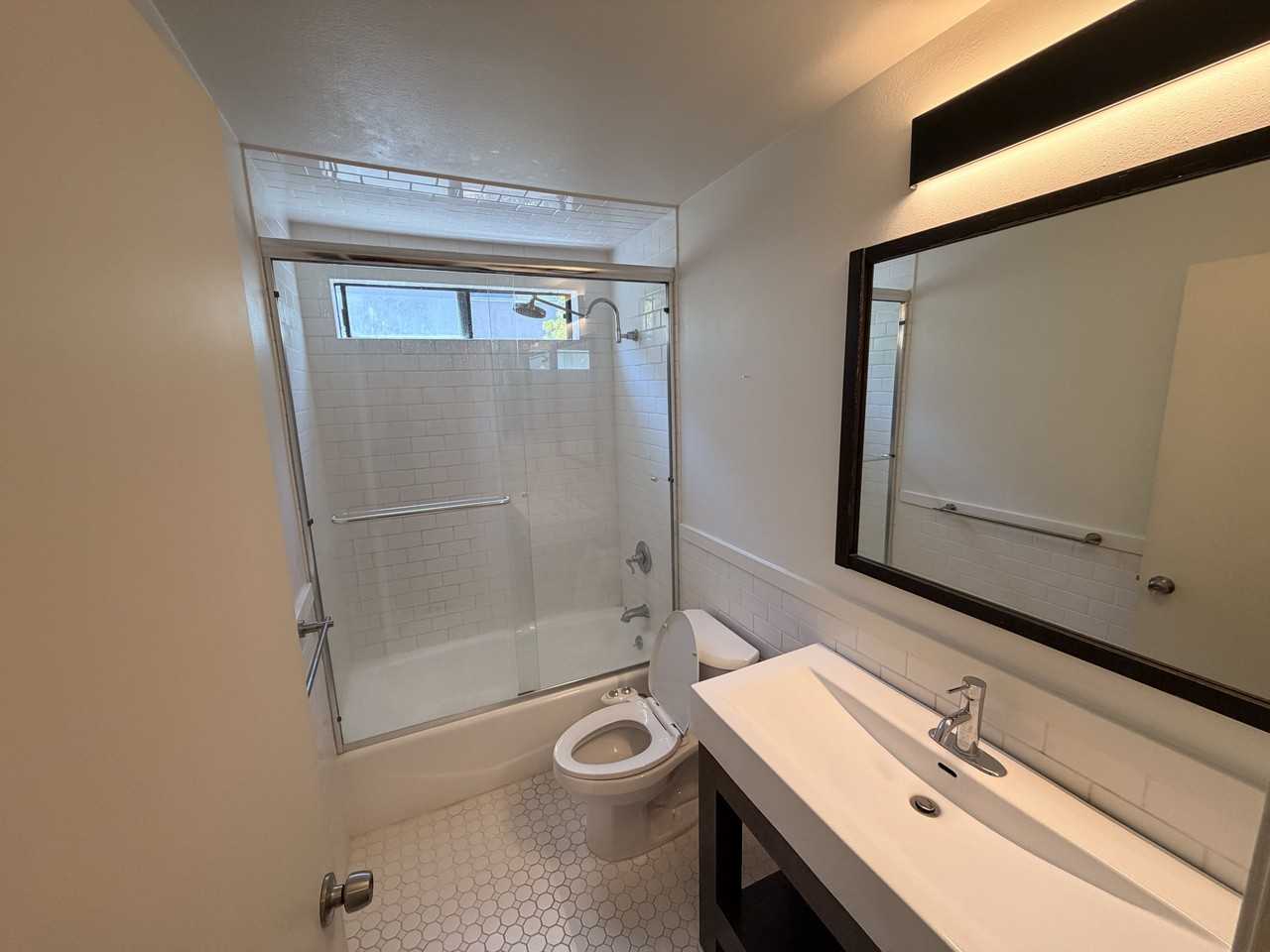 1118 E Palmer Ave #104 - Photo 6 of 8