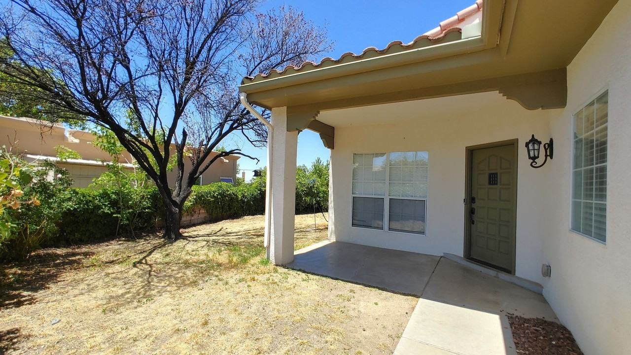 9037 Walter Bambrook Pl Ne - Photo 2 of 26