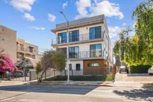 926 S Harvard Blvd - Photo 1 of 1