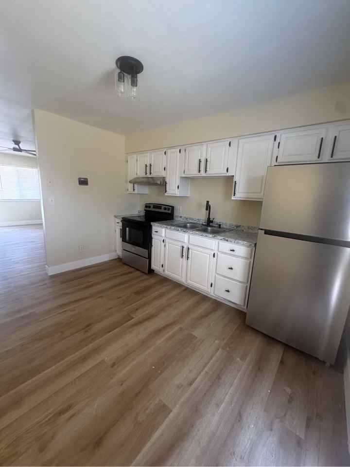 490 W Commercial Ave #0 - Photo 7 of 10