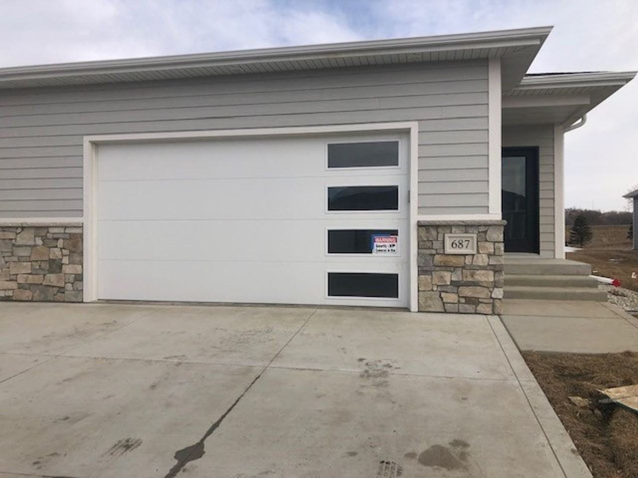 687 Prairie Blvd - Photo 4 of 12