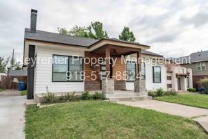featured image of 2323 E 13th St