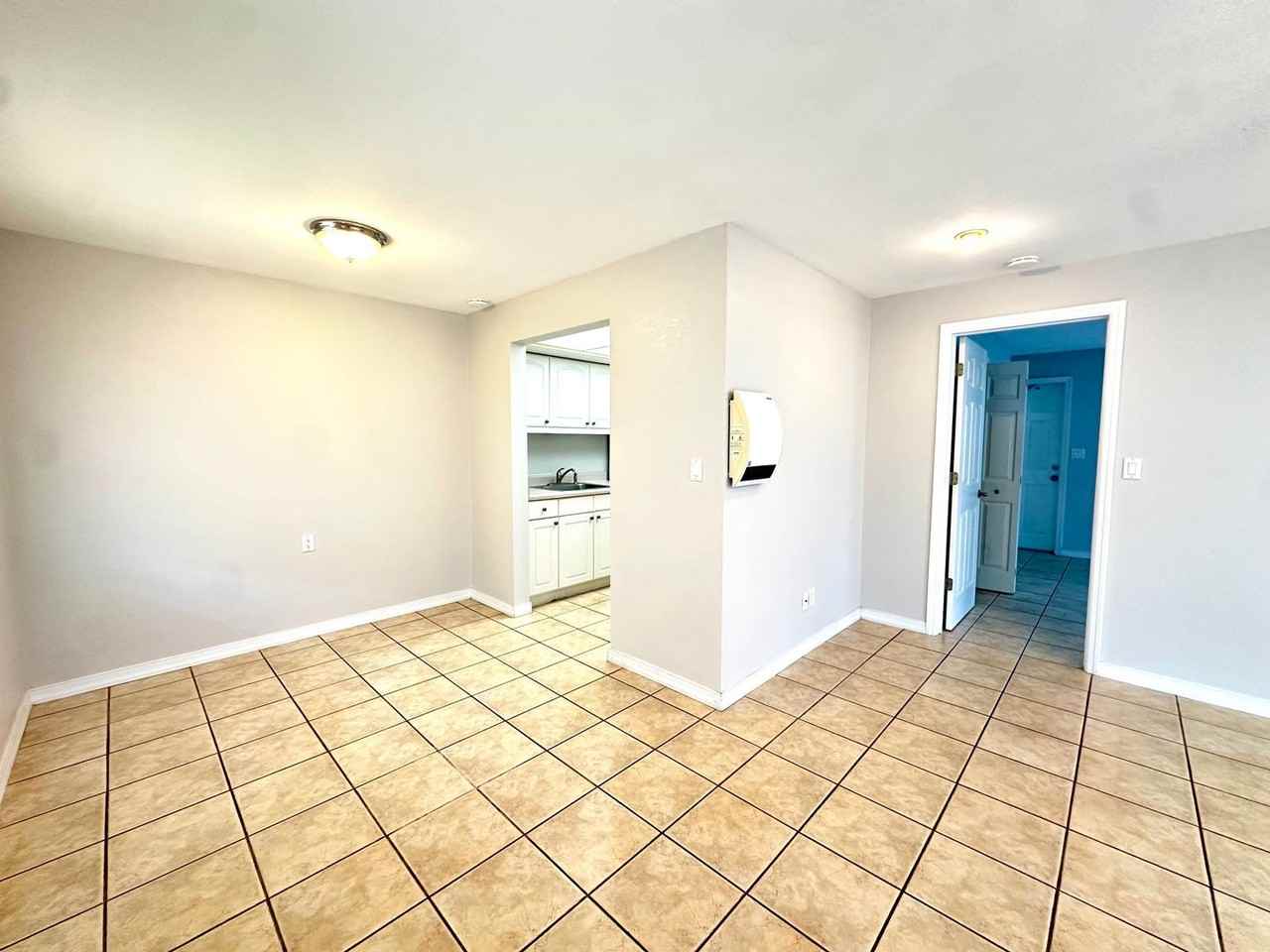 1458 Cleveland St - Photo 3 of 9