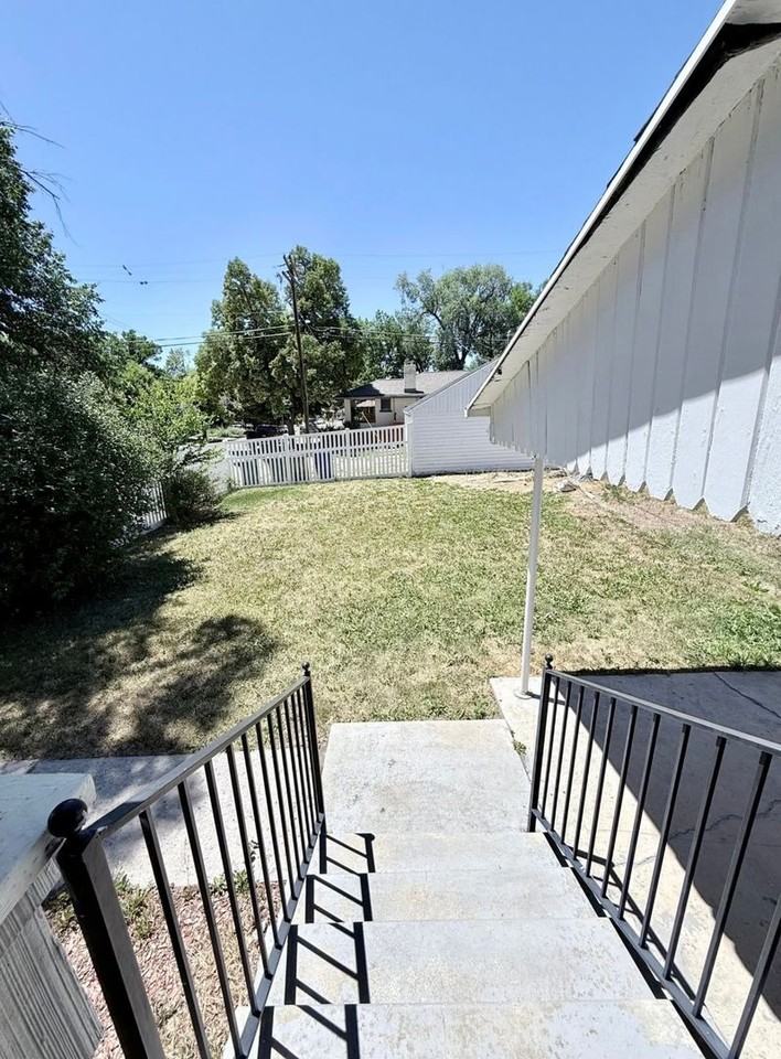 477 E Williams Ave - Photo 5 of 20