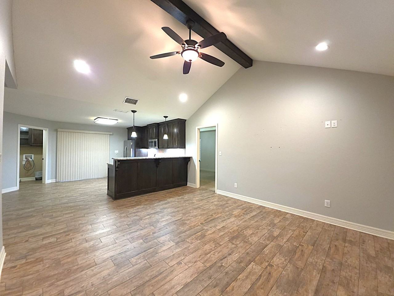 1424 Dogwood St - Photo 2 of 34