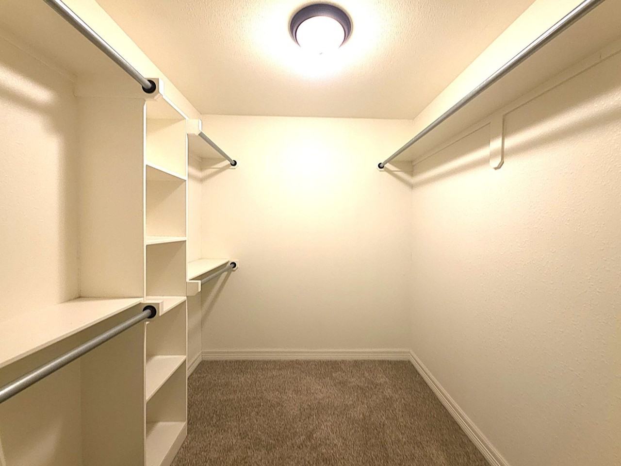 1424 Dogwood St - Photo 5 of 34