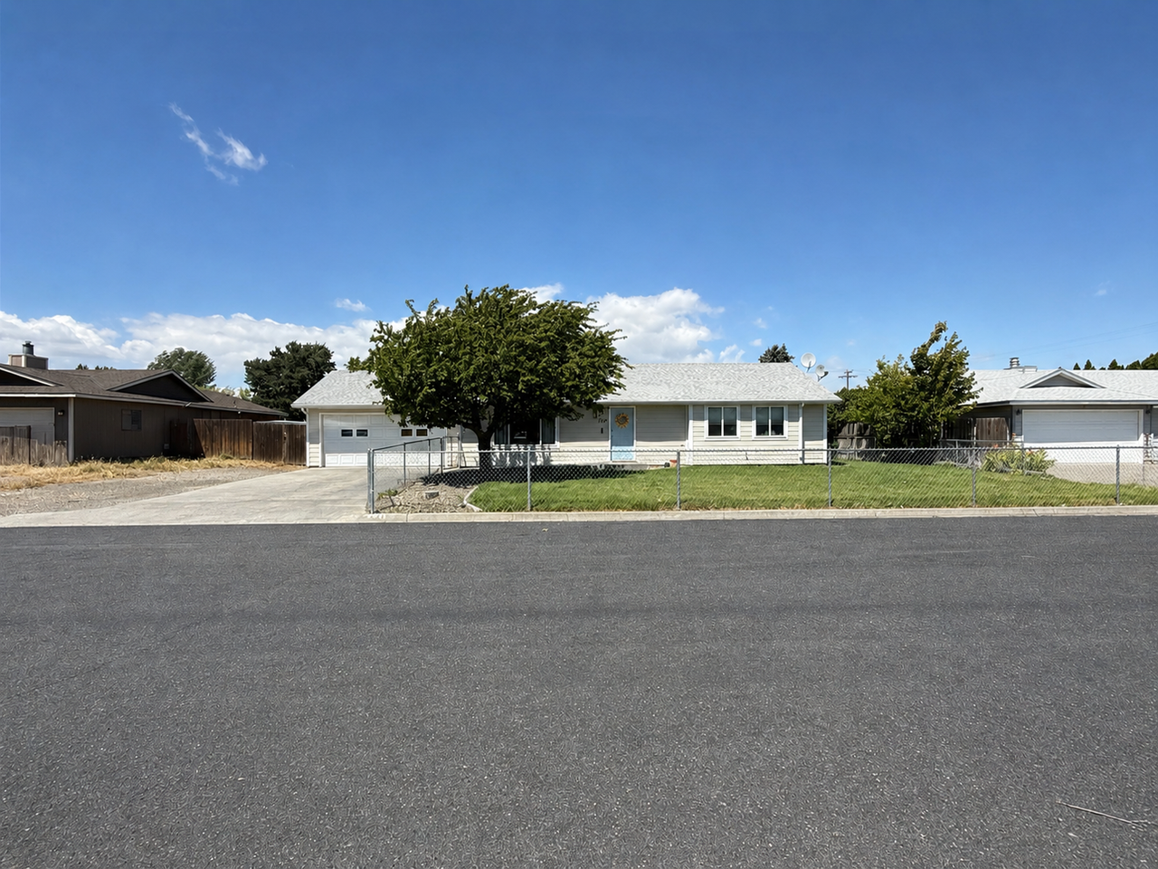 704 W 45th Pl - Photo 2 of 20
