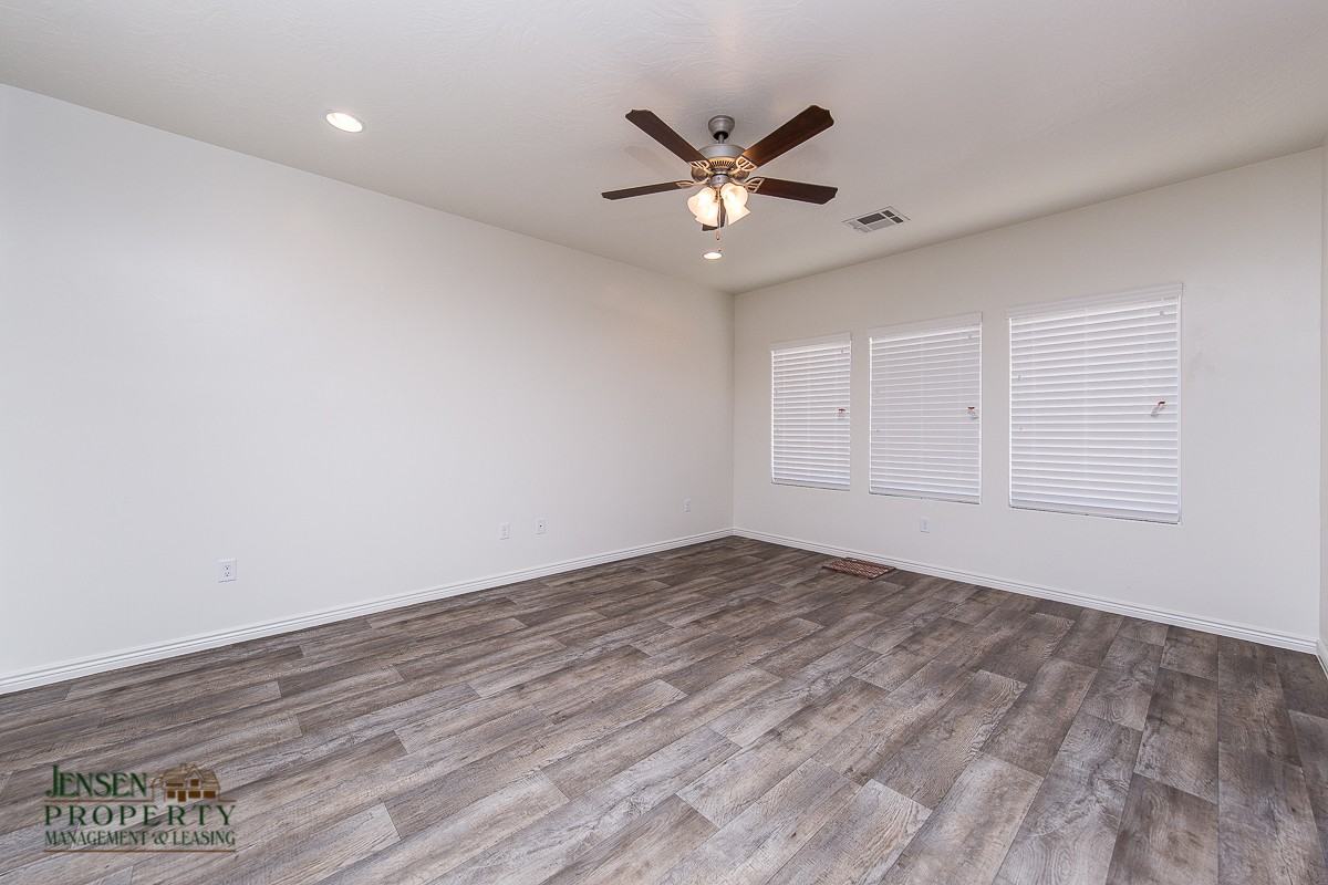 3252 E Tanoak Dr - Photo 7 of 26