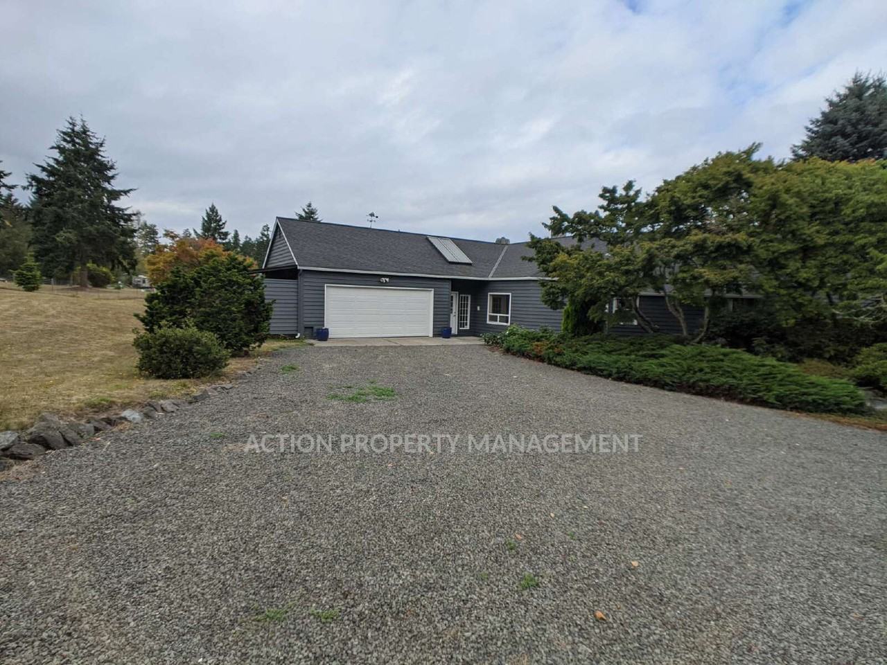 251 Old Schoolhouse Rd - Photo 2 of 42
