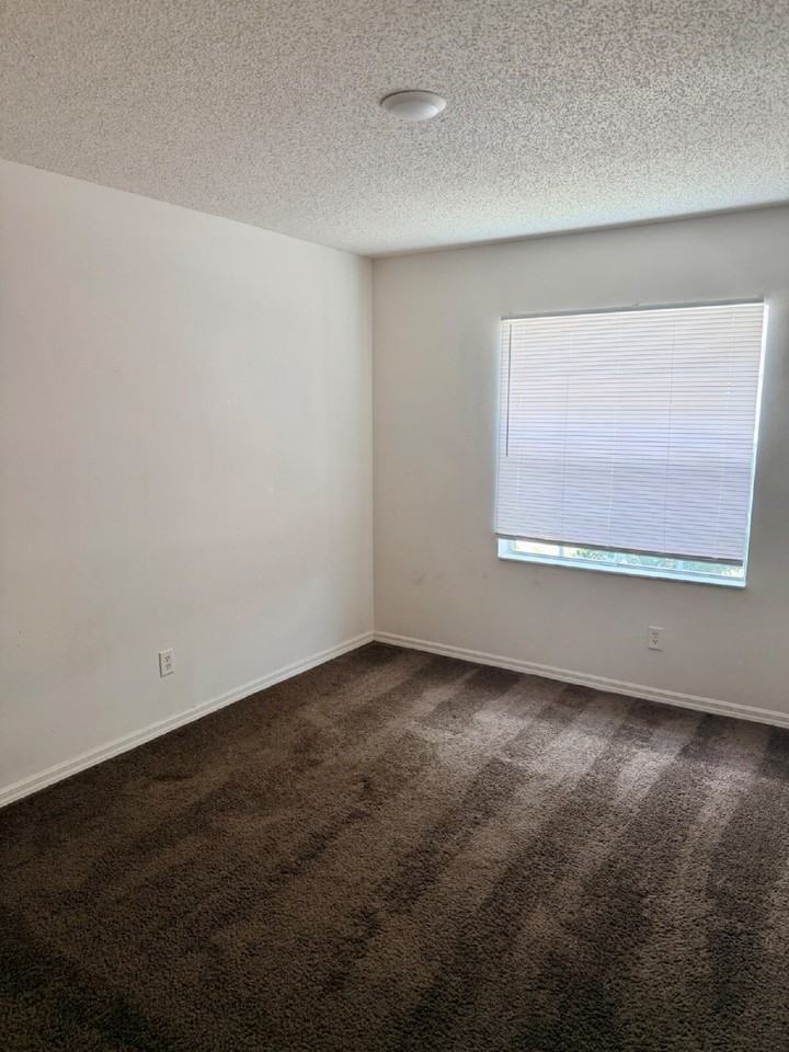 2380 Summerfield Ave - Photo 5 of 9