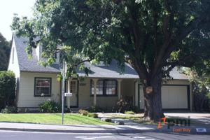 featured image of 2307 Collins Ave