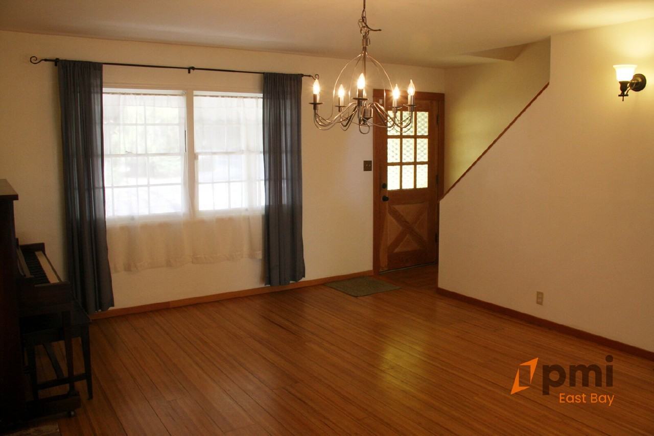 2307 Collins Ave - Photo 4 of 18