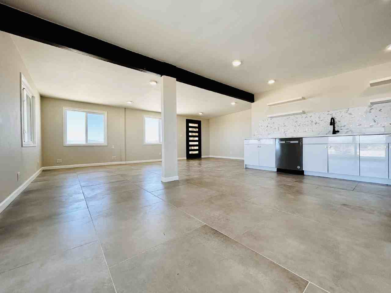 64910 Winter Rd - Photo 7 of 38